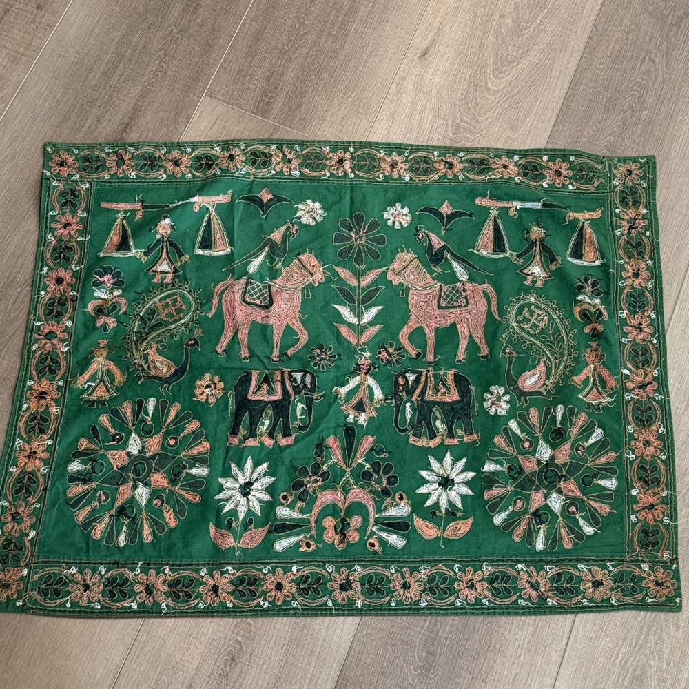 Kutchi Indian Embroidered Wall Hanging‎ w/Mirrors Vintage Elephant Horses Green - Picture 10 of 13